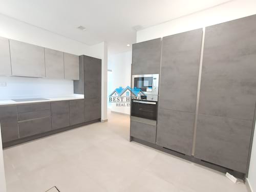 New 3 Bedrooms Apartment in Shaab Al Bahri