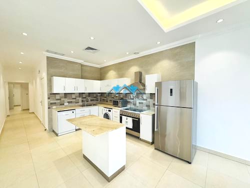 Three-Bedrooms Apartment with Balcony in Rumaithiya