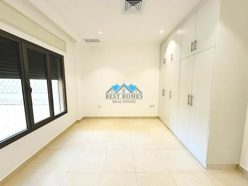 Three-Bedrooms Apartment with Balcony in Rumaithiya