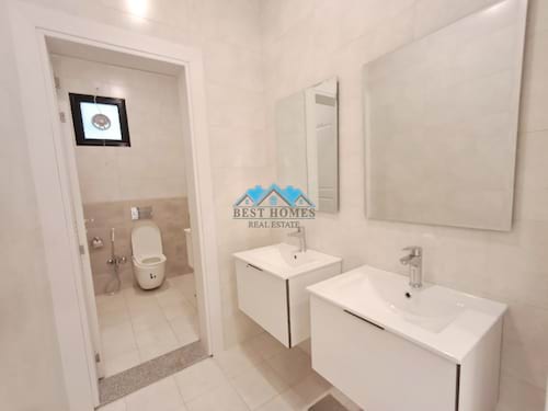 Spacious 5 Master Bedrooms Floor in Salam