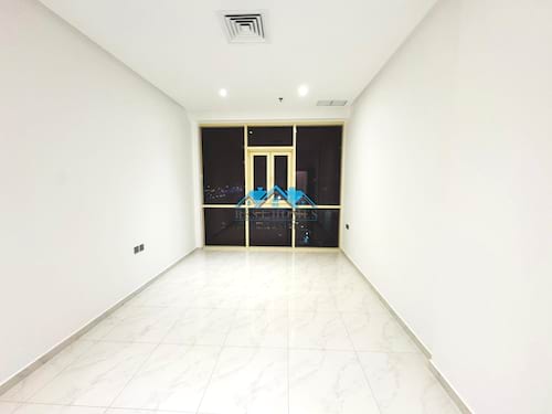 Nice And Modern Style 3 Bedroom Apartment in c