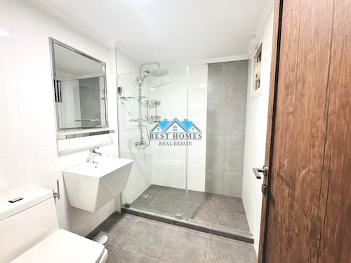 Nice And Modern Style 3 Bedroom Apartment in c
