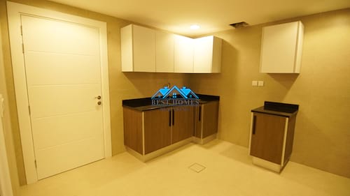 Luxury 5 Bedroom Duplex with Garden and Diwaniya in Al Funaitees