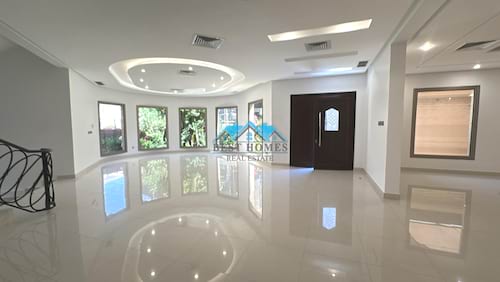 5 Master Bedrooms Huge Villa in Sadeeq