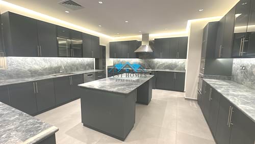 5 Master Bedrooms Huge Villa in Sadeeq