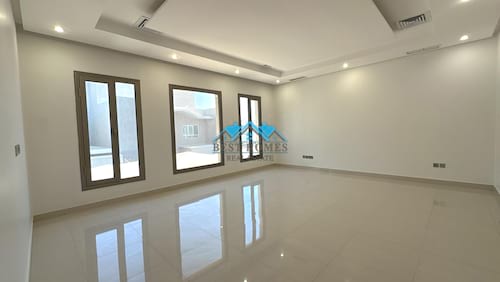 5 Master Bedrooms Huge Villa in Sadeeq