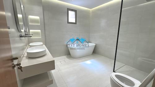5 Master Bedrooms Huge Villa in Sadeeq