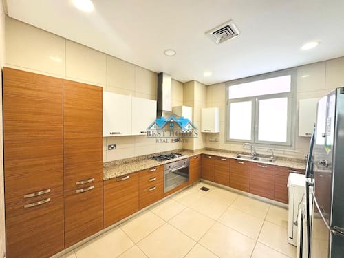 Four Bedrooms Floor Apartment with Balcony in Mishref 