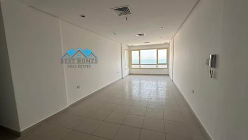 Nice and Spacious 3 Bedrooms Apartment in Salmiya