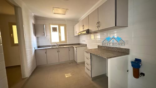 Nice and Spacious 3 Bedrooms Apartment in Salmiya