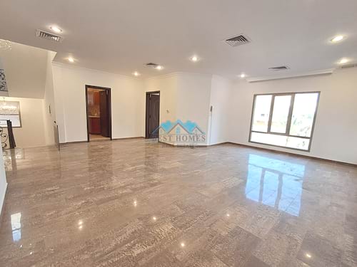 Spacious 7 Bedrooms Villa in Qortuba
