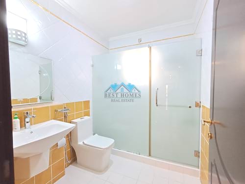 Spacious 7 Bedrooms Villa in Qortuba
