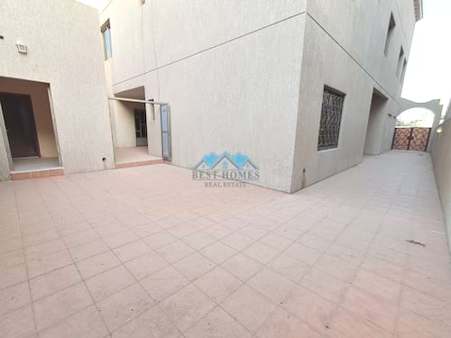 Spacious 7 Bedrooms Villa in Qortuba