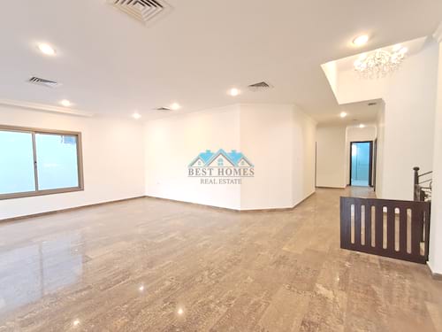 Spacious 7 Bedrooms Villa in Qortuba