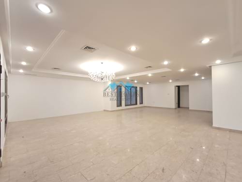 Spacious 7 Bedrooms Villa in Qortuba