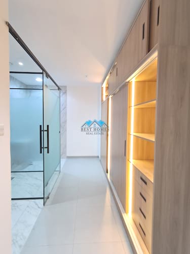 Luxury 5 Bedrooms Floor Apartment with Terrace in Rawda