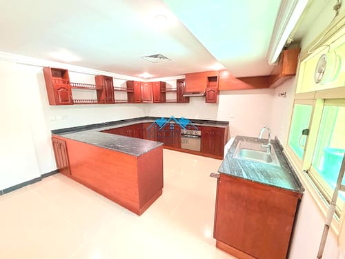 Modern 3 Bedroom Apartment with Pool in Salwa