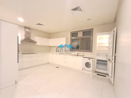 Modern Style 4 Bedrooms Floor in Jabriya 
