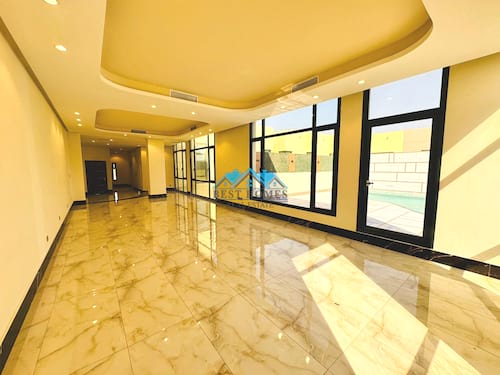 3 Bedrooms Floor Apartment in Abu al Hassania compound