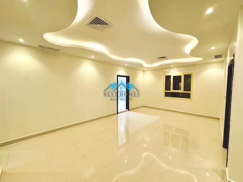 4 Bedrooms Floor Apartment in Abu Fatira