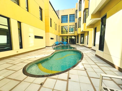 3 Bedrooms Floor Apartment in Abu al Hassania compound