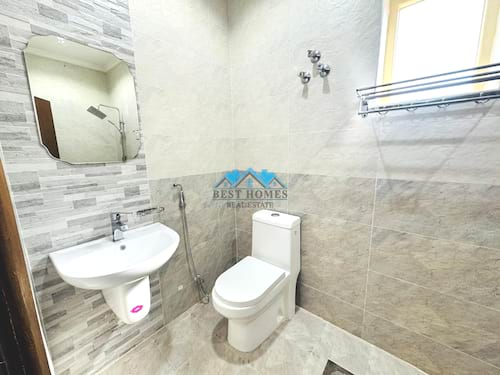 4 Bedrooms Floor Apartment in Abu Fatira