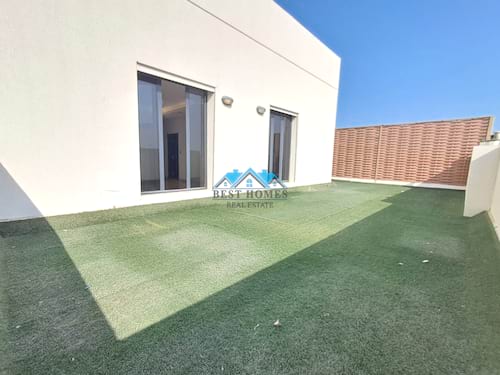 3 Bedrooms Floor with Private Terrace in Nuzha