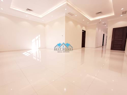 4 Bedrooms Apartment in Rumaithiya