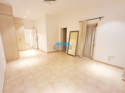 4 Bedrooms Semi Detached Private Villa in Abul Hasaniya