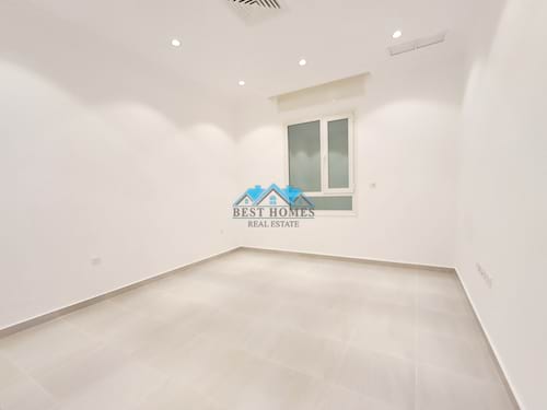 4 Bedrooms Apartment in Rumaithiya