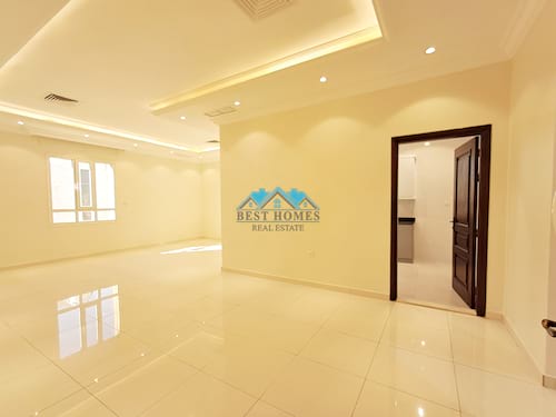 4 Bedrooms Apartment in Rumaithiya
