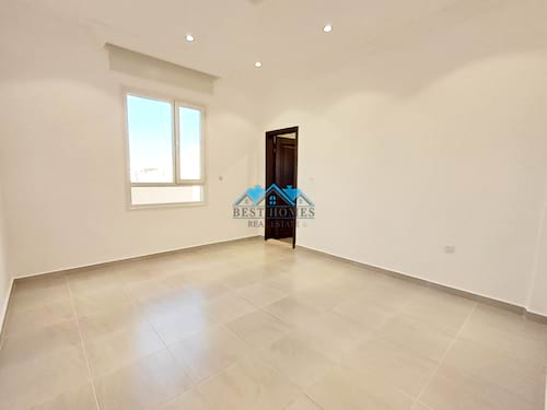 4 Bedrooms Apartment in Rumaithiya