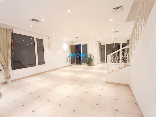 4 Bedrooms Semi Detached Private Villa in Abul Hasaniya