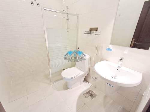 4 Bedrooms Apartment in Rumaithiya