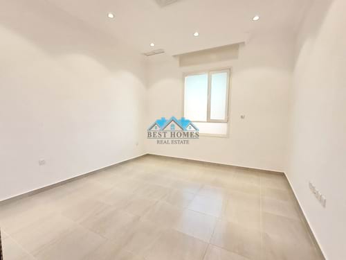 4 Bedrooms Apartment in Rumaithiya