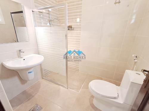 4 Bedrooms Apartment in Rumaithiya