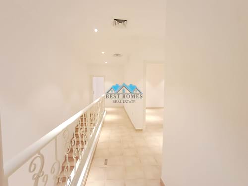 4 Bedrooms Semi Detached Private Villa in Abul Hasaniya