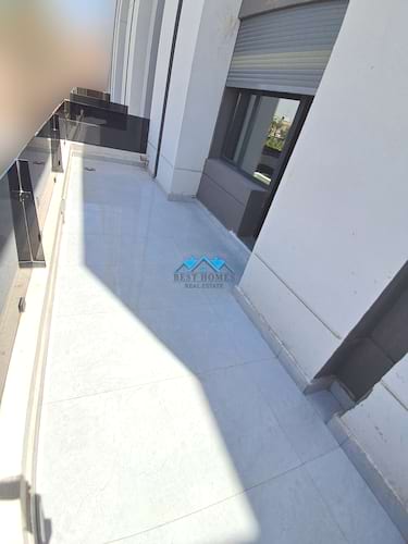 3 Bedrooms Apartment with Balcony in Mishref