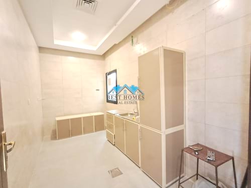 3 Bedrooms Apartment with Balcony in Mishref