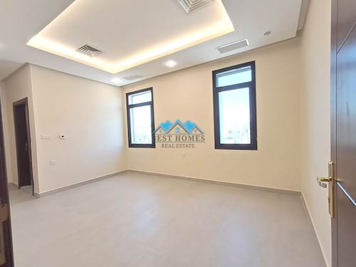 3 Bedrooms Apartment with Balcony in Mishref