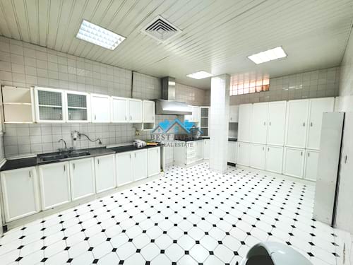 Luxury 6 Bedroom Duplex Apartment Walking Distance to the Sea in Salwa