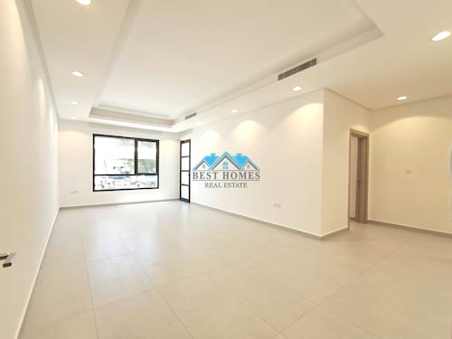 3 Bedrooms Apartment in Rumaithiya