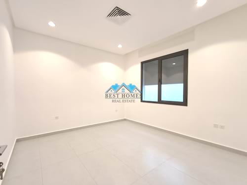 3 Bedrooms Apartment in Rumaithiya