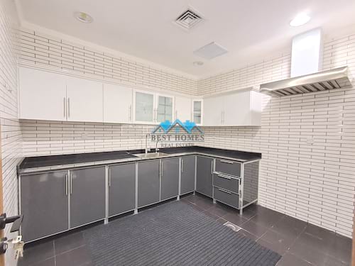 3 Bedrooms Apartment in Rumaithiya 