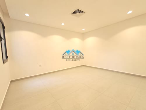 3 Bedrooms Apartment in Rumaithiya