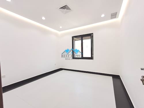 3 Bedrooms Apartment in Rumaithiya 