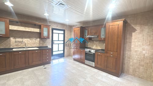 Luxury 6 Bedroom Renovated Villa with Garden in Nuzha