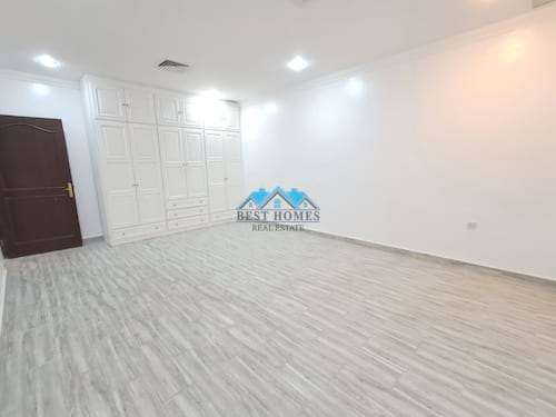 Nice & Modern 4 Bedroom Ground Floor Apartment with Two Entrances in Surra