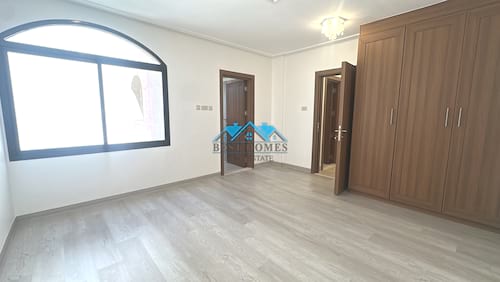 Luxury 6 Bedroom Renovated Villa with Garden in Nuzha