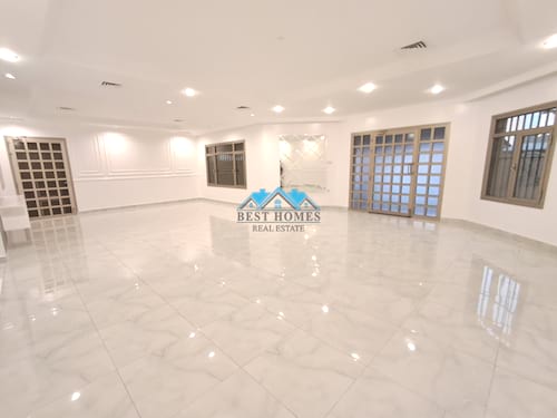 Nice & Modern 4 Bedroom Ground Floor Apartment with Two Entrances in Surra